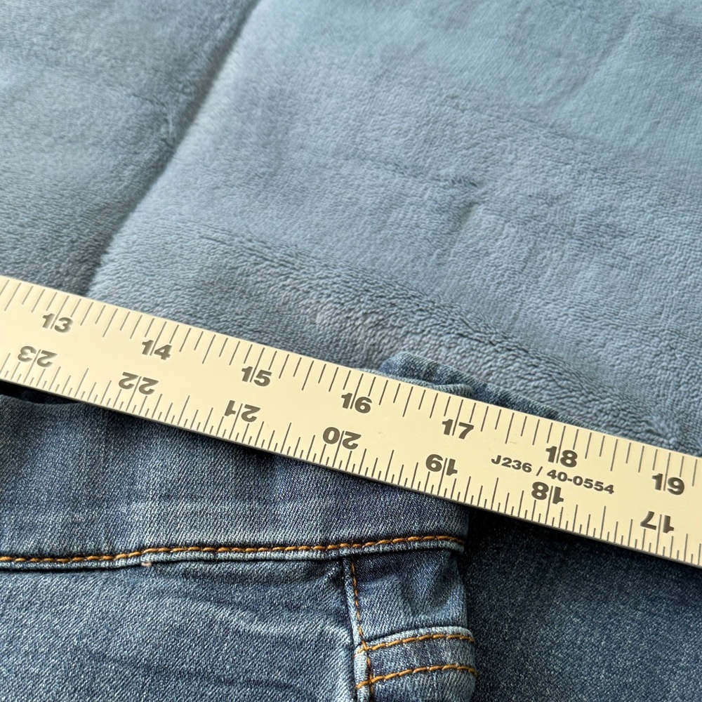 Judy Blue Pull-on Jeans - Picture 3 of 7